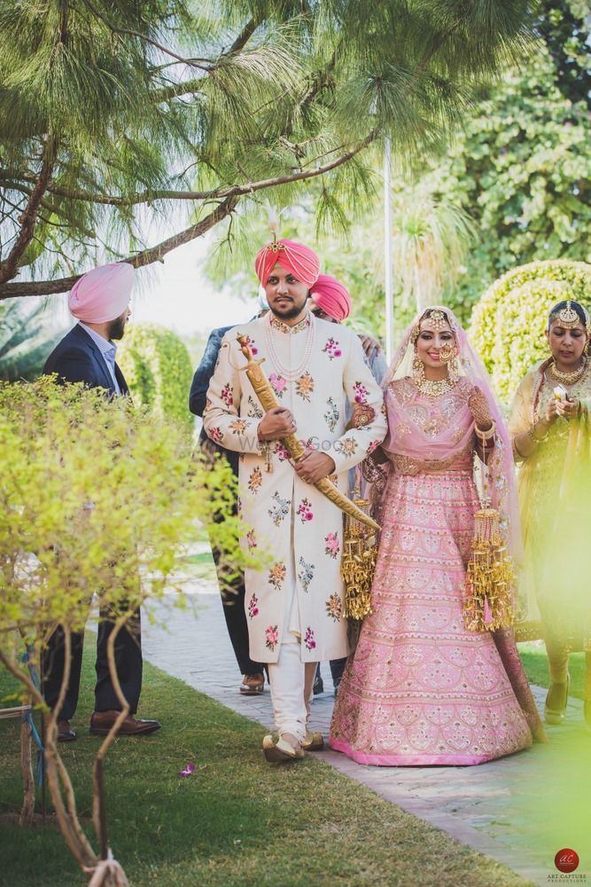 Light Pink Wedding Photoshoot & Poses Photo