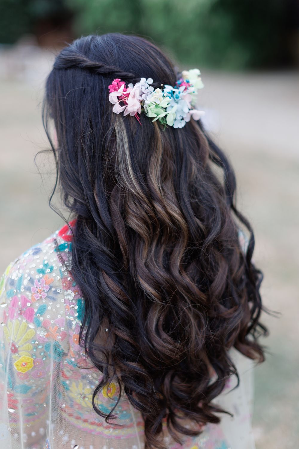 Photo of open curls with flowers