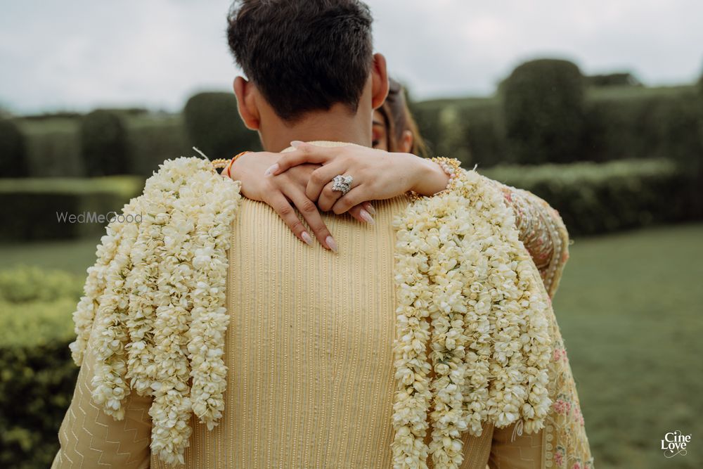 Photo of bride wearing unique kaleeras