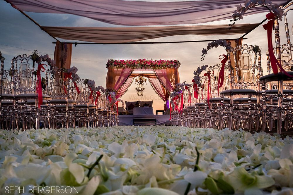 Wedding Decor Photo petal aisle