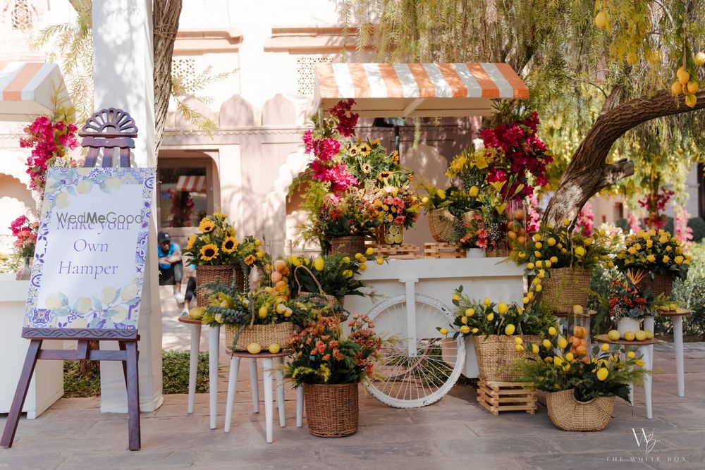 Photo of Super cute make-your-own-floral-hamper bar for the mehendi ceremony