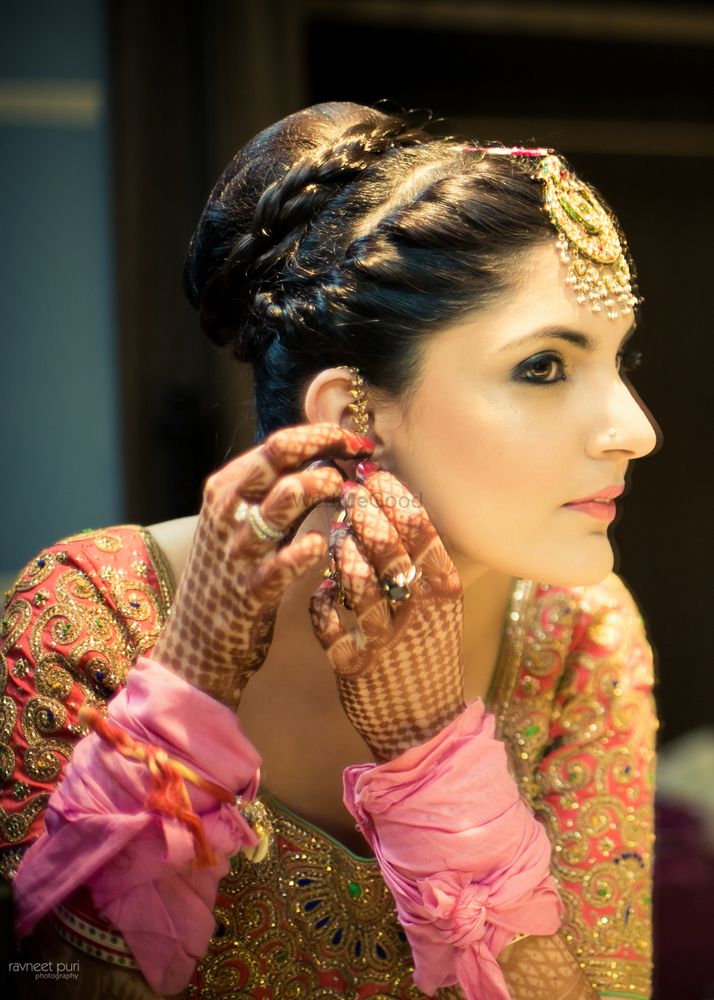 Photo of Indian bride getting ready