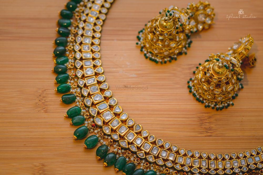 Wedding Jewellery Photo emerald necklace