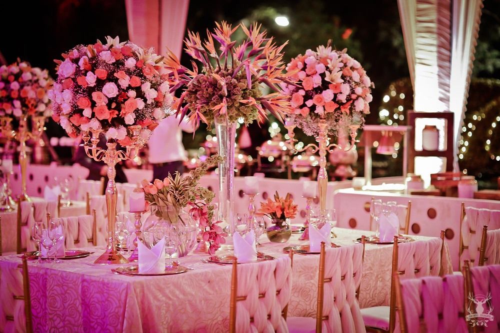 White Wedding Decor Photo Glamorous table settings