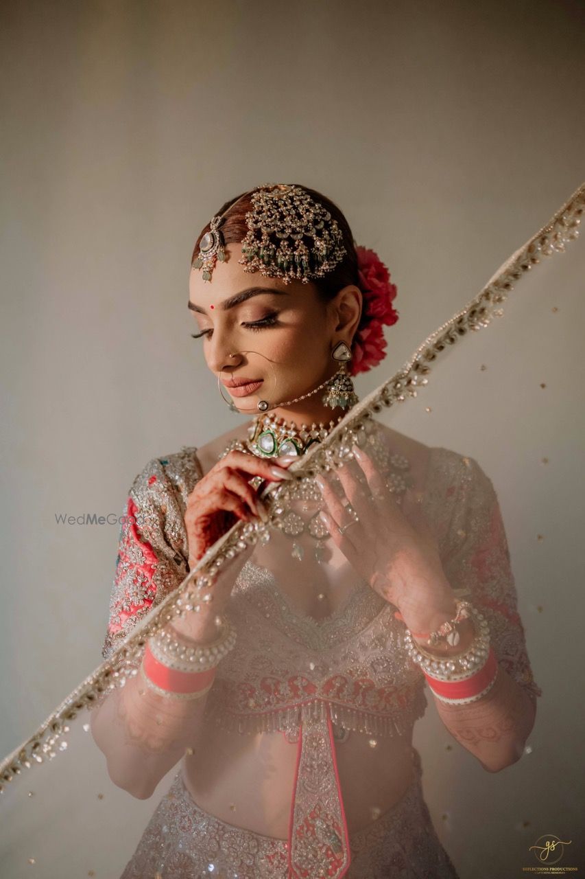 Photo of Gorgeous statement passa for the bride with uncut polki and jadau bridal jewellery