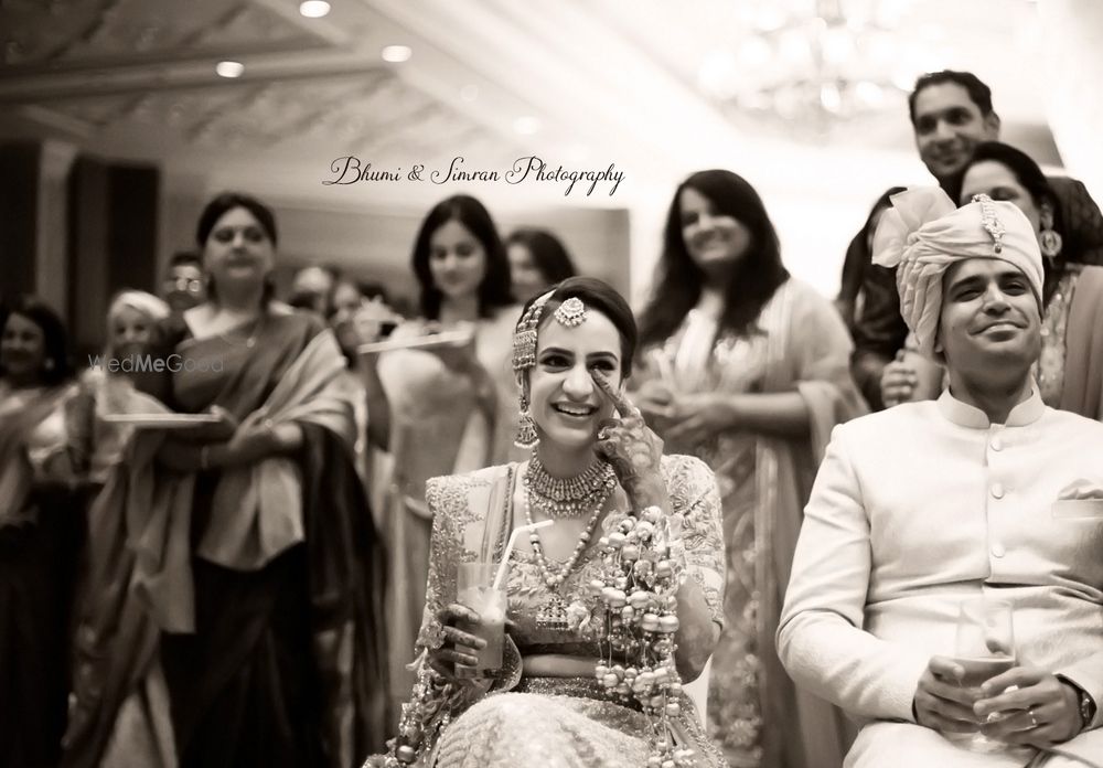 Photo of Emotional bride in black and white