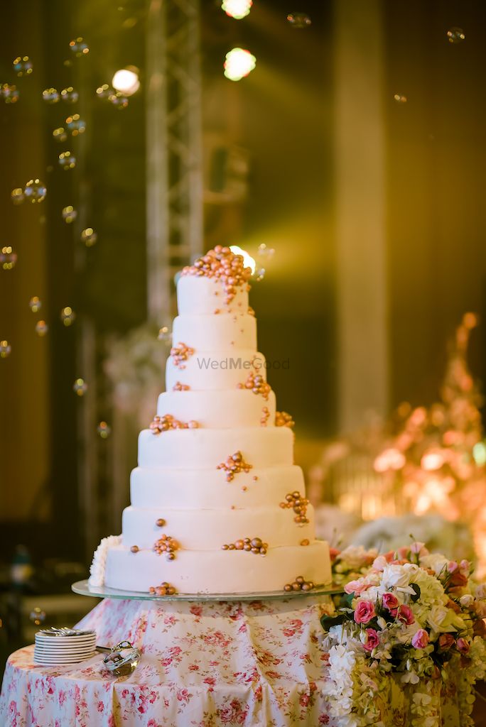 Photo of Elegant white 8 tier cake