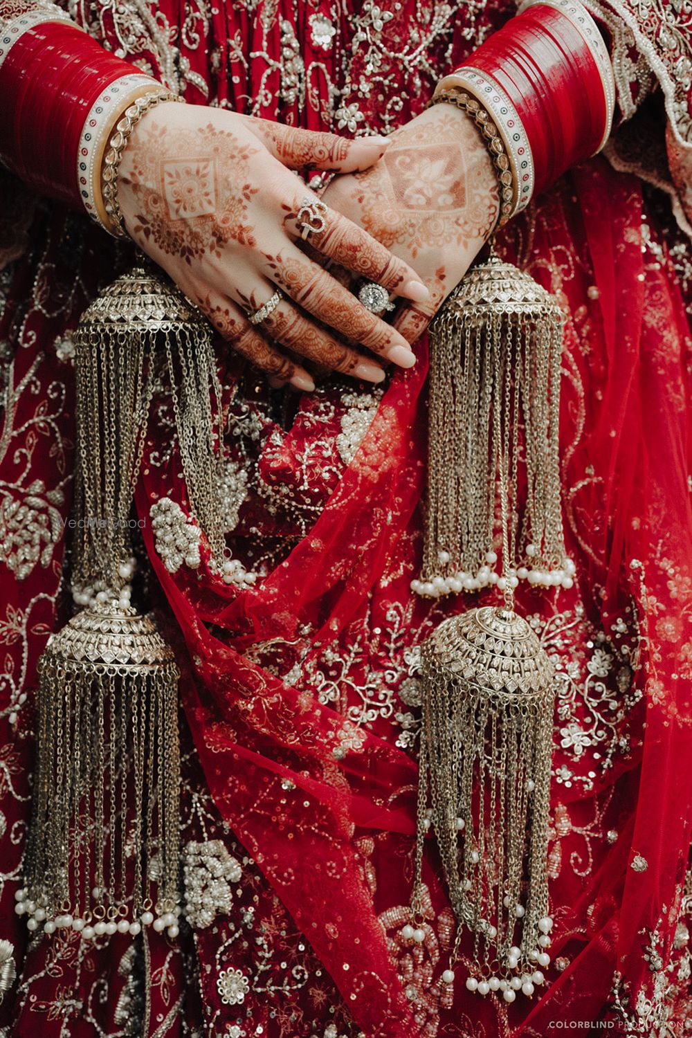 Photo of Lovely jhumka style kaleeras in all gold for the bride on her wedding day