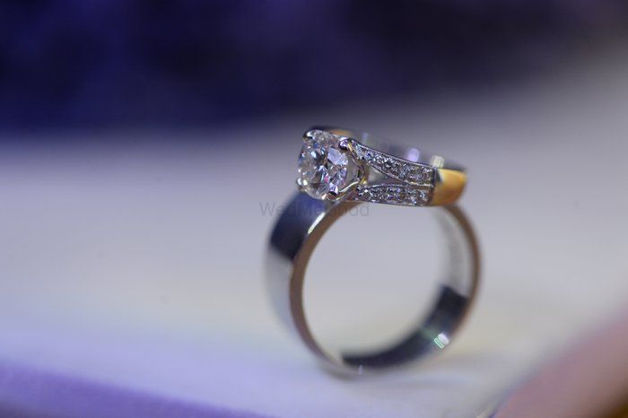 Photo of split shank engagement ring
