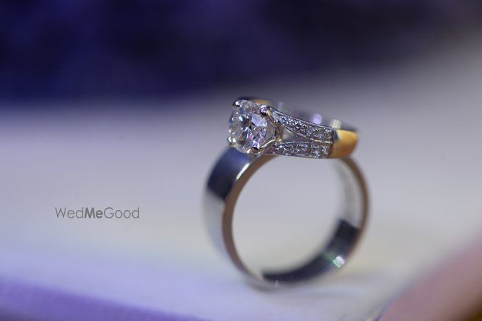 Photo of split shank engagement ring