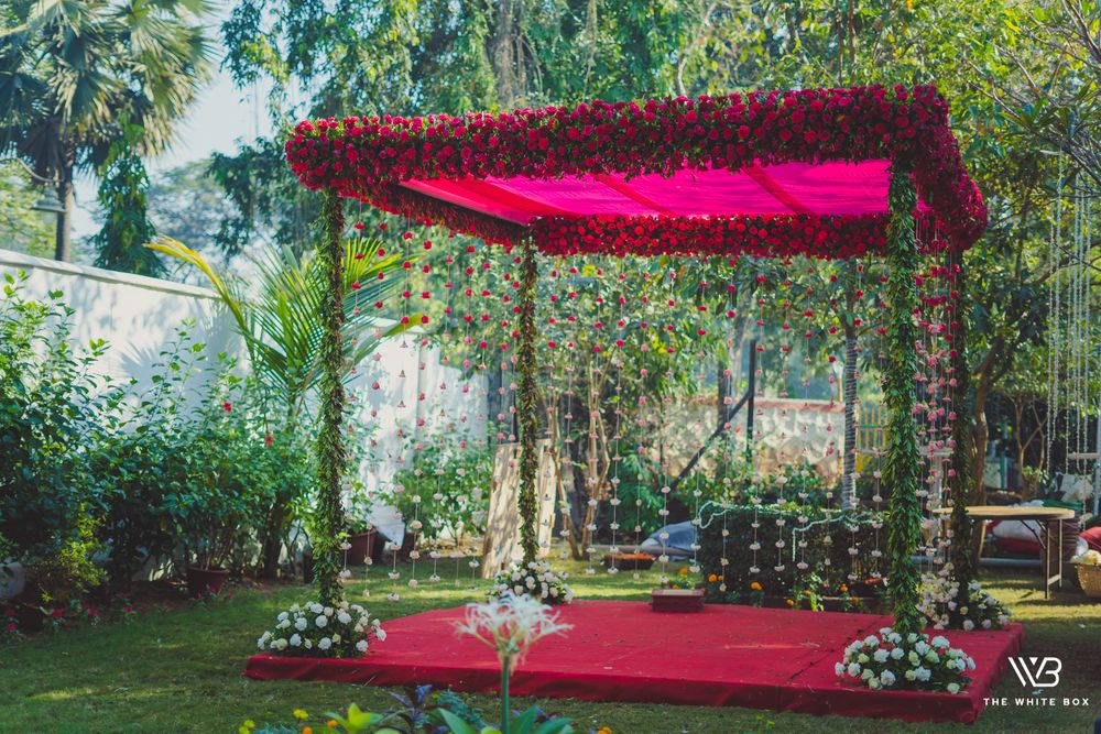 Photo of Minimal floral decor at a mandap