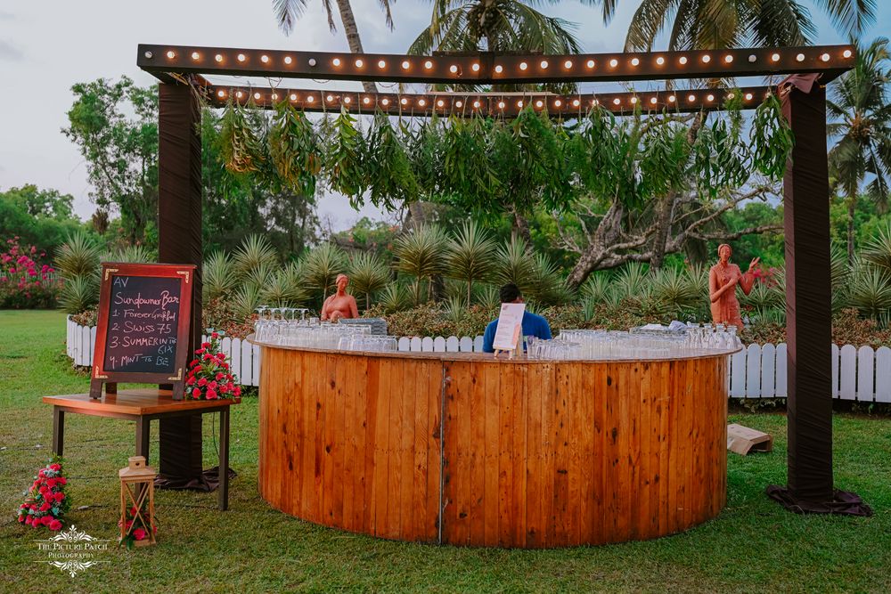 Photo of wedding outdoor bar