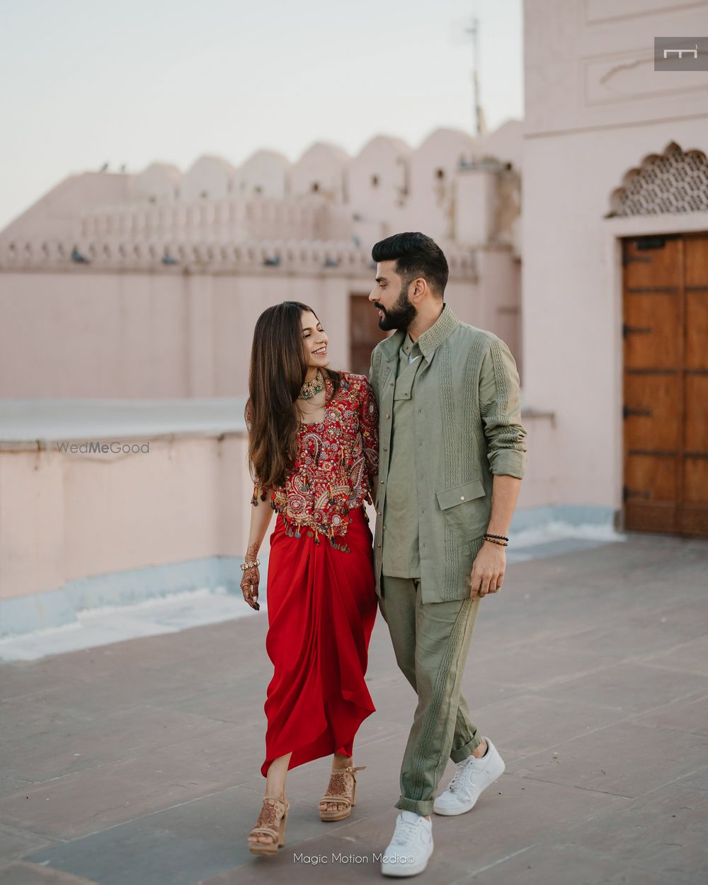 Photo of Mehendi couple portrait