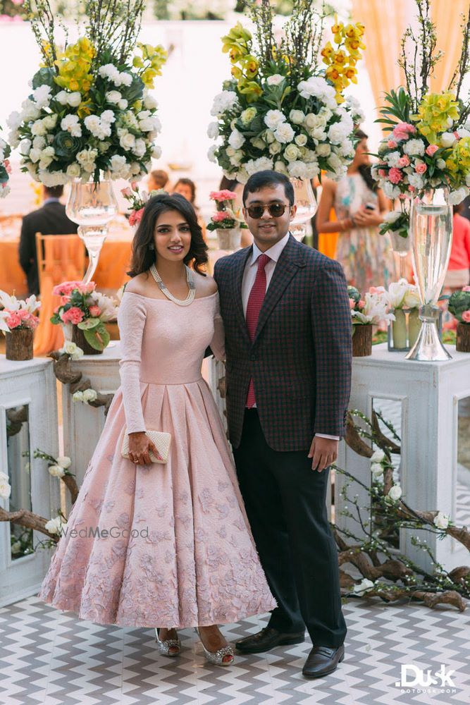 Wedding Photoshoot & Poses Photo pink dress