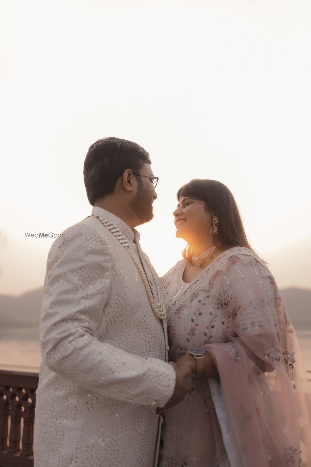 Photo By Arj Photography - Pre Wedding Photographers