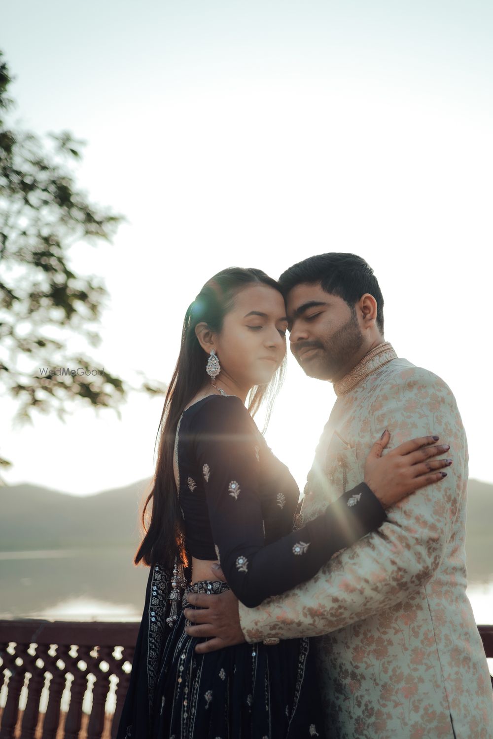 Photo By Arj Photography - Pre Wedding Photographers