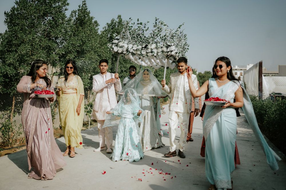 Photo By The Wedding Poetries - Photographers