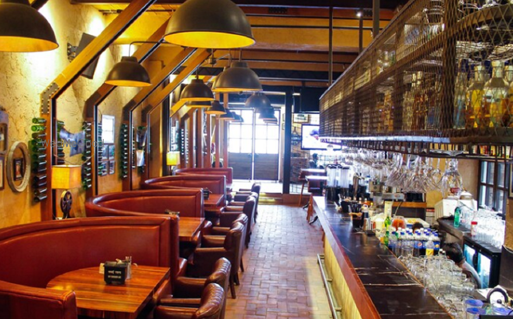 Photo By Unplugged Courtyard - Venues