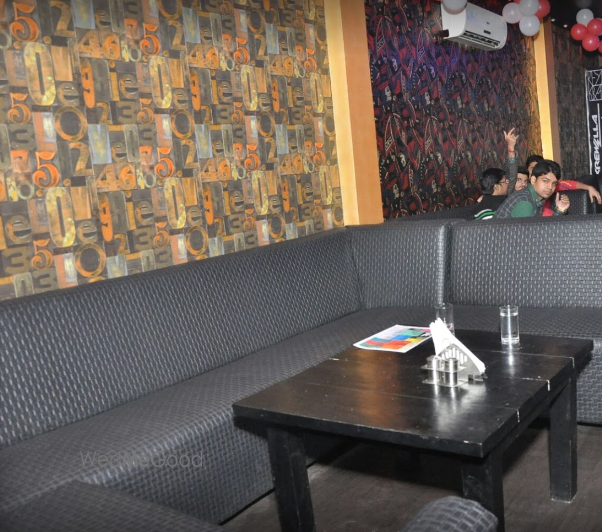 Photo By Lounge King - Venues