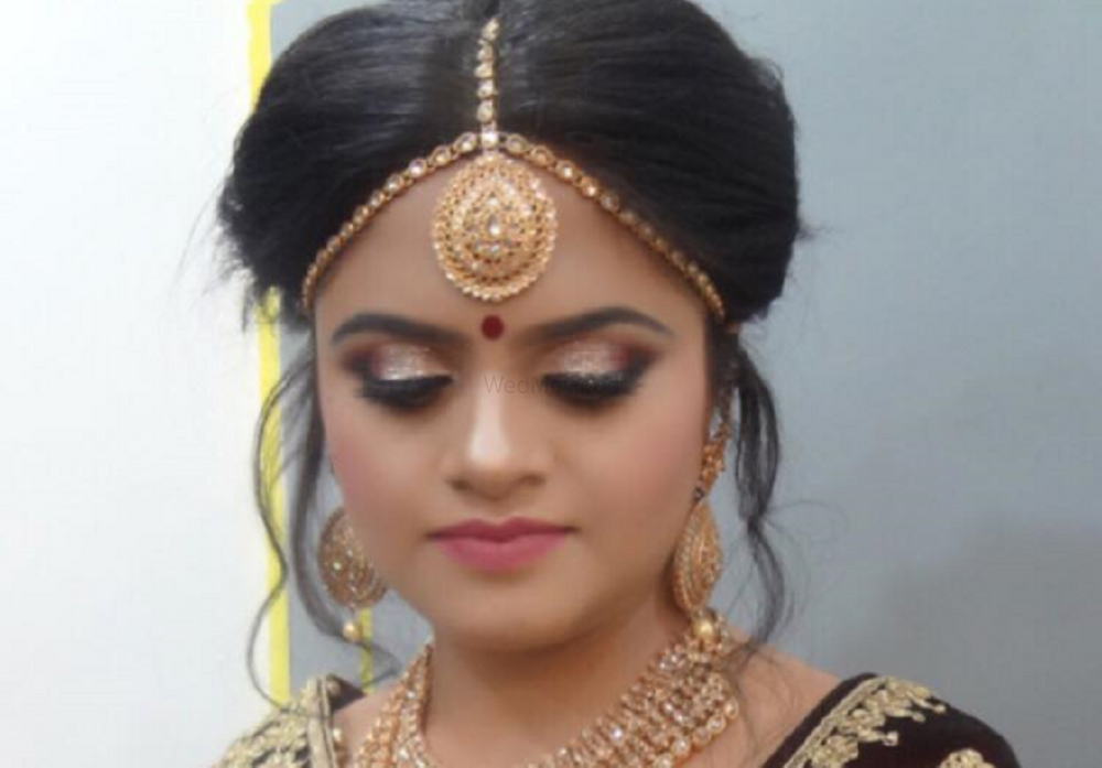 Freelance Makeup Artist in Punjab Makeup Vault by Juhee