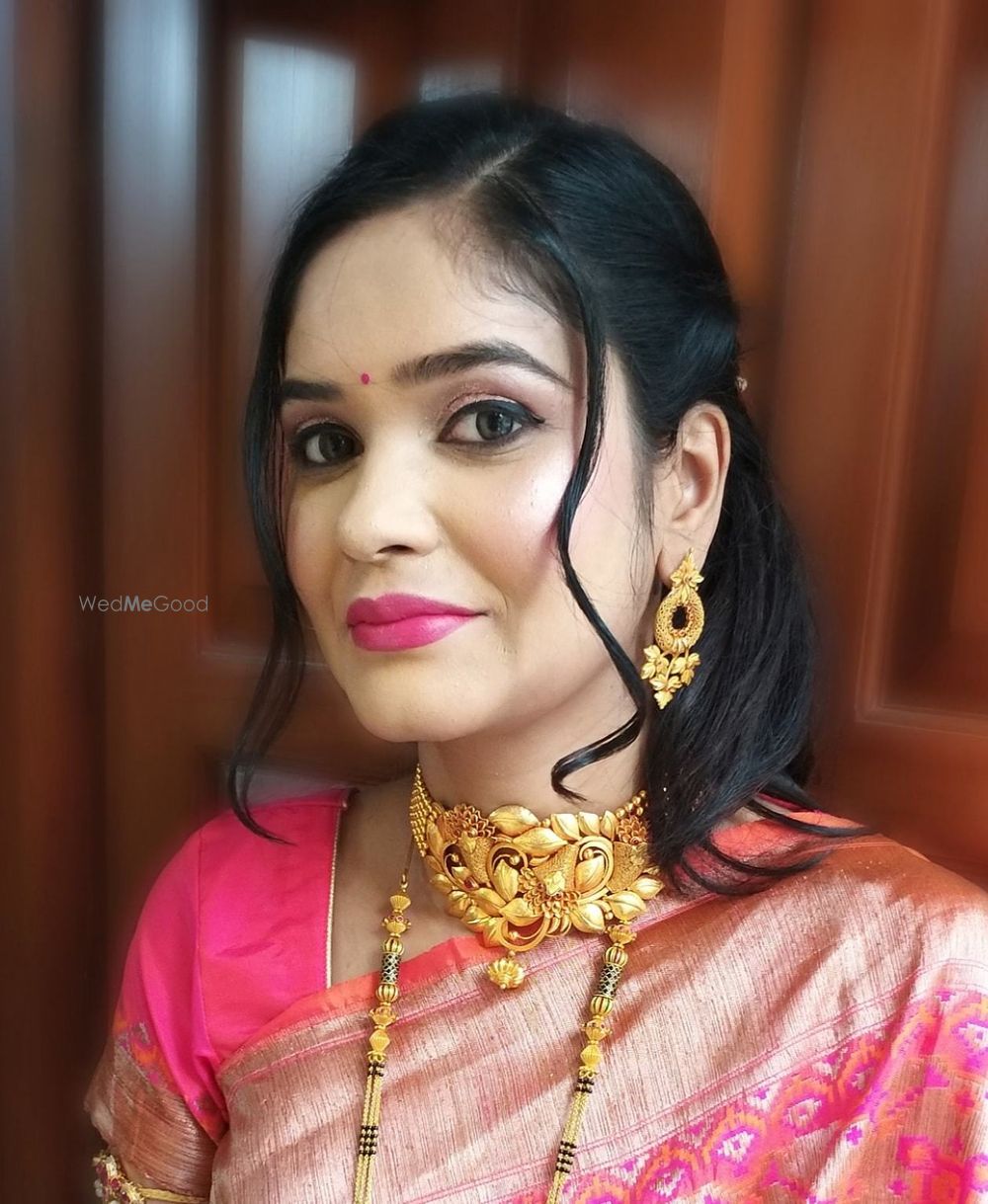 Photo By Vrushali Shah Makeovers - Bridal Makeup