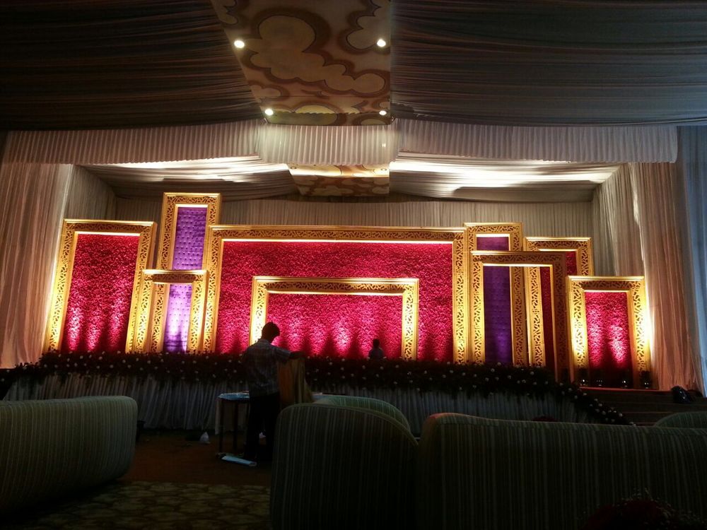 Photo By Entertaainment Factory - Decorators