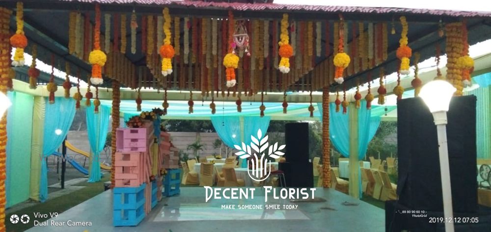 Photo By Decent Florist - Decorators