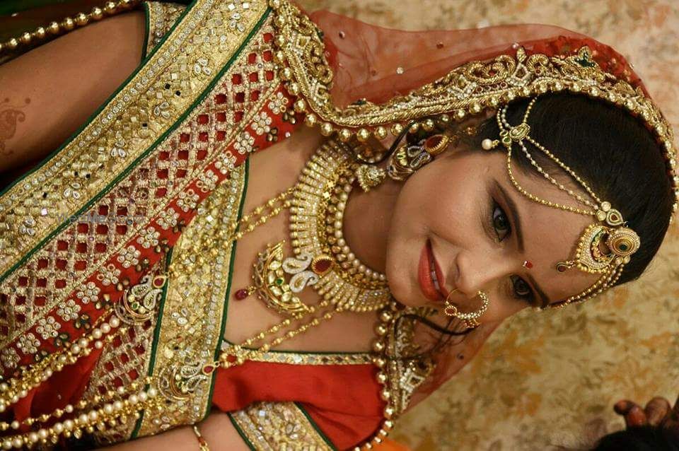 Photo By Saloni Desai - Bridal Makeup