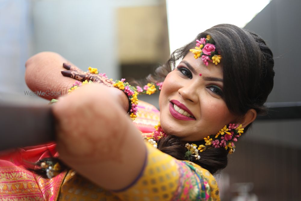 Photo By Metro Movies - Photographers