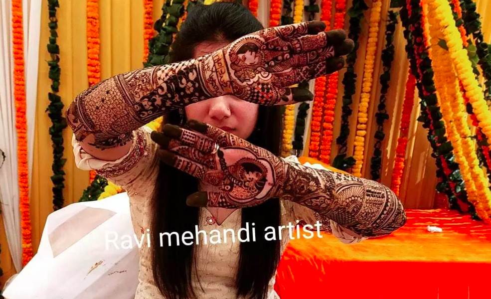 Ravi Mehandi Artist