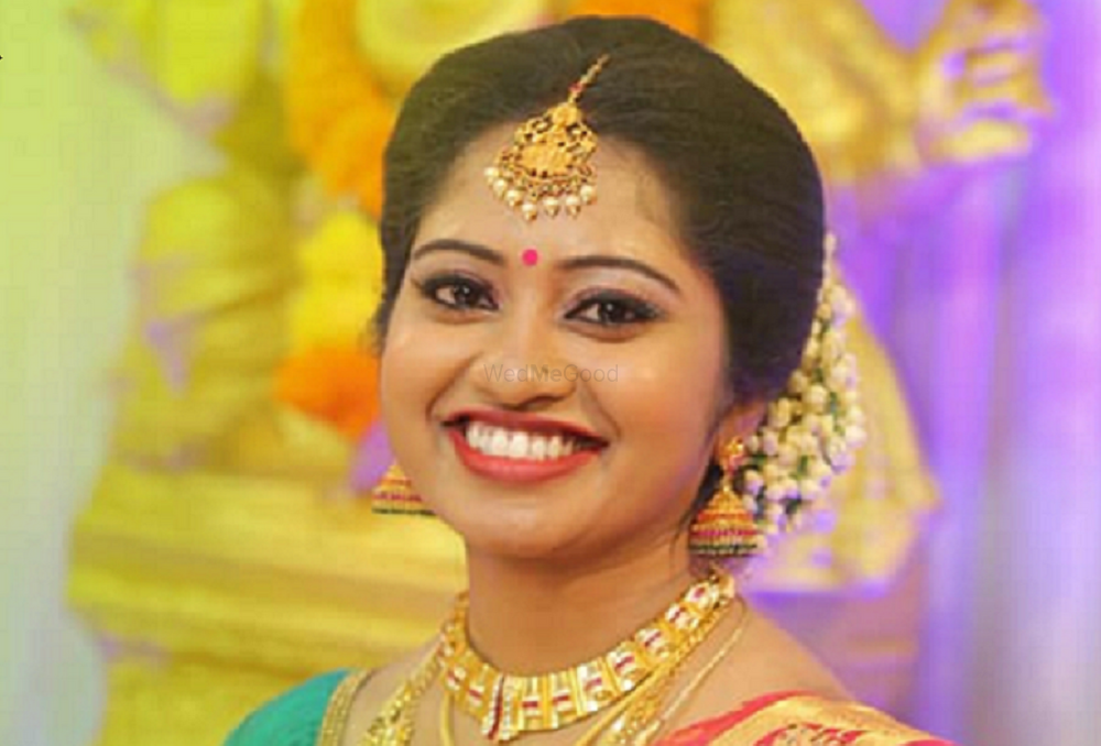 Soorya's Spa Hair Makeup