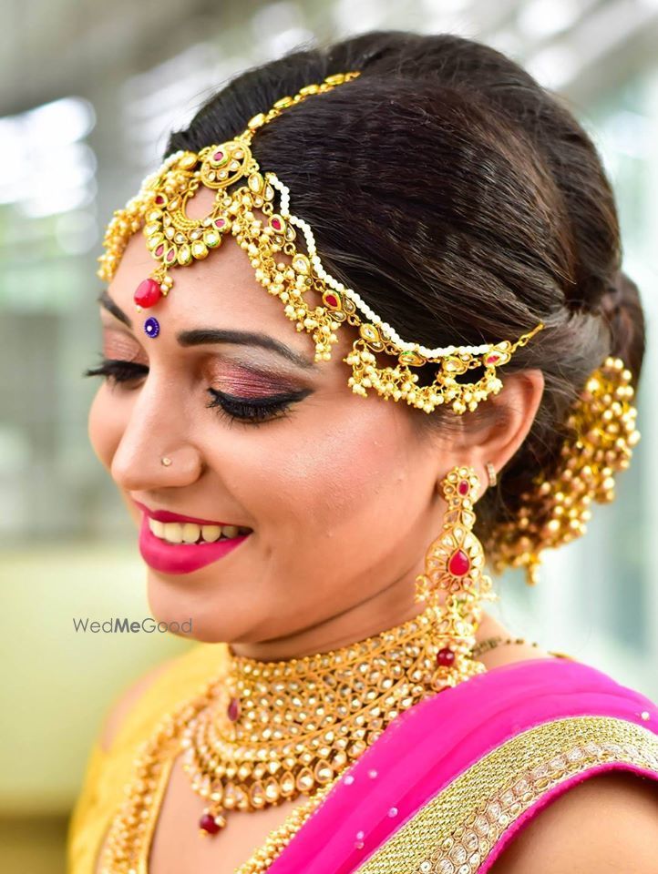 Photo By Vrushali's Beauty Salon - Bridal Makeup