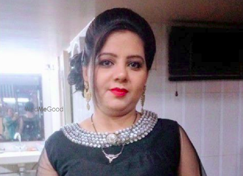 Sakhi Beauty Parlour