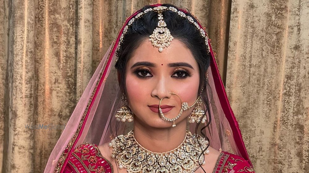 Akriti Sarraf Makeup Artist