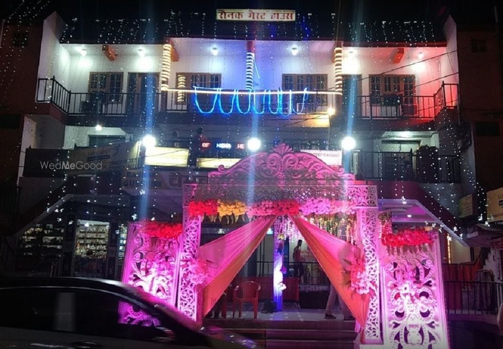 Raunak Guest House & Banquet Hall