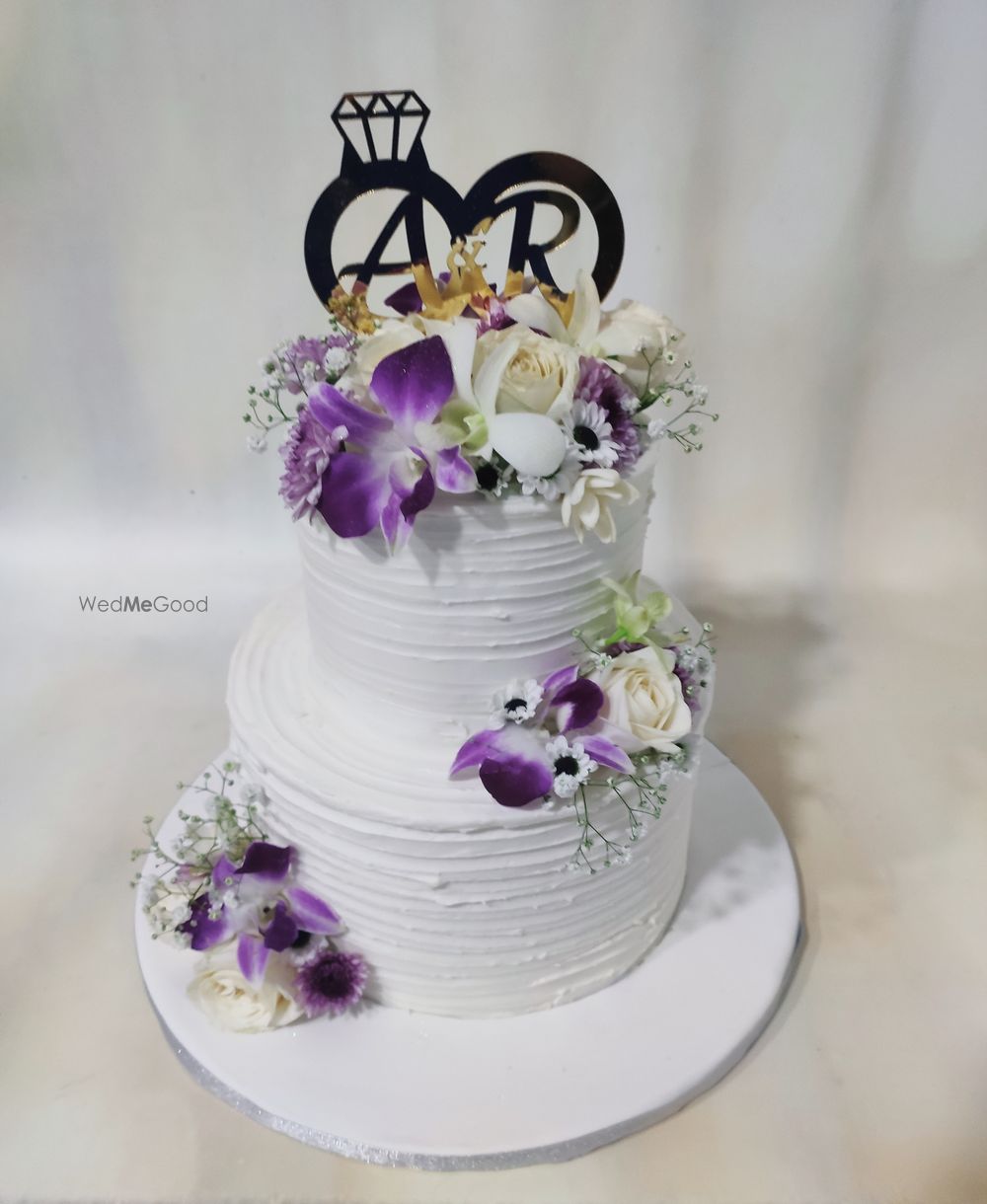 Photo By Matisse Cake Design Studio - Cake