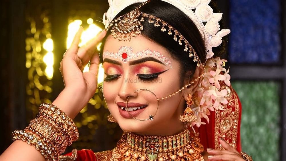 Makeup Artist Riya Ghosh
