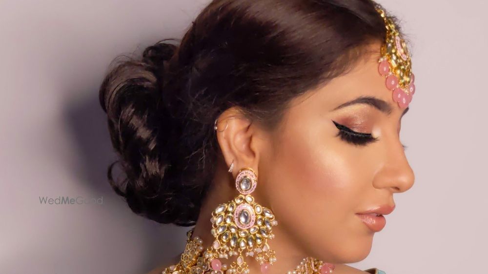 Efess Makeup Studio