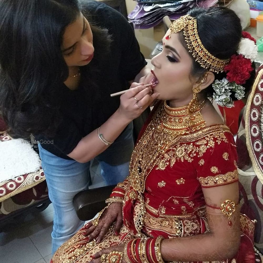 Photo By Mansi Beauty Salon - Bridal Makeup