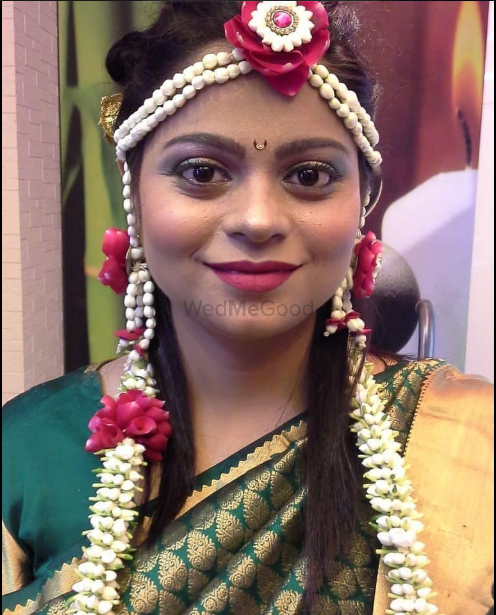 Photo By Sunitta's Salon - Bridal Makeup