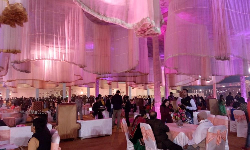 Photo By Lily White - Venues