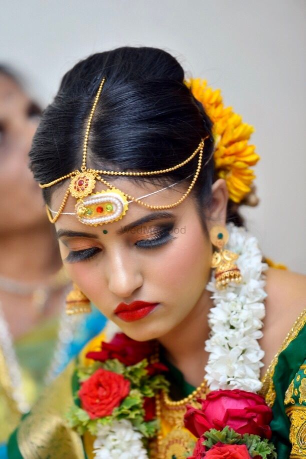 Photo By Juhi Awadhiya - Bridal Makeup