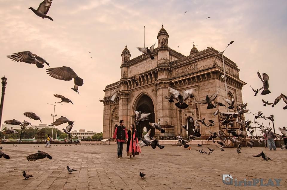 Photo of Classic pre wedding shoot at gateway of india