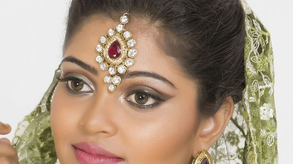 Lubna Pathan Makeup Artist
