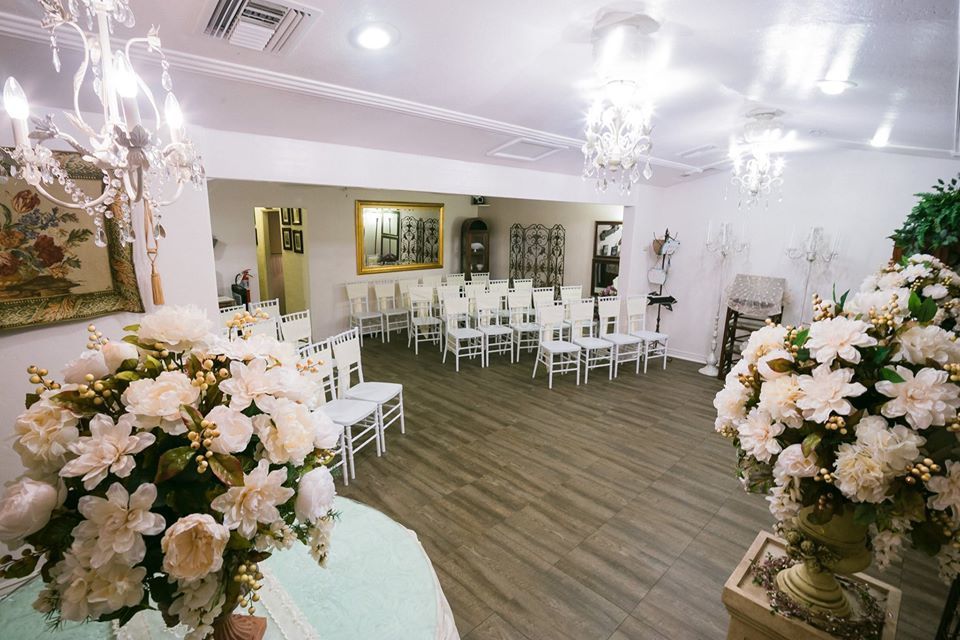 Photo By Antique Wedding House - Venues