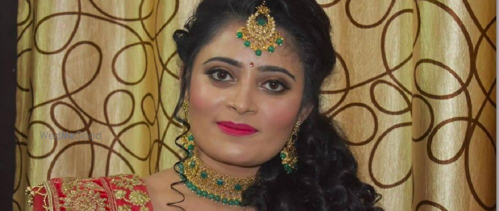 Rashi Beauty Parlour