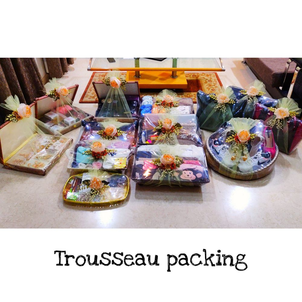 Photo By Cue The Confetti - Trousseau Packers