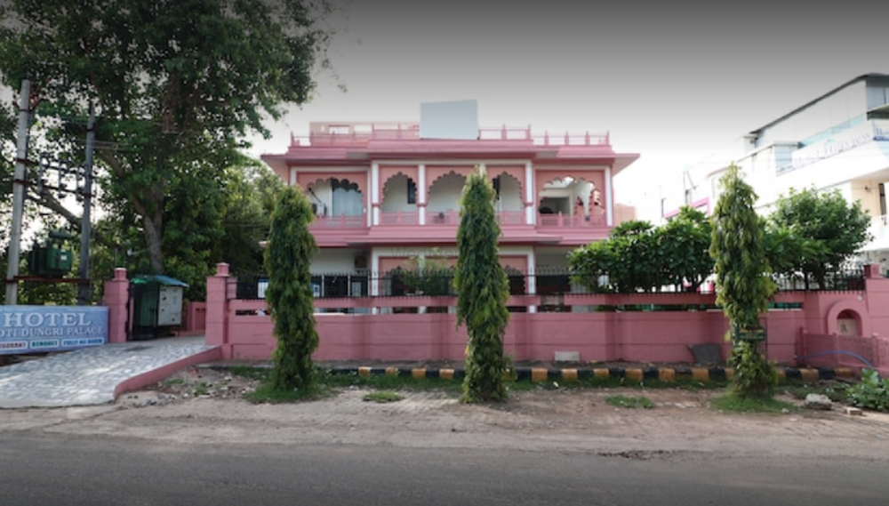 Hotel Moti Dungri Palace