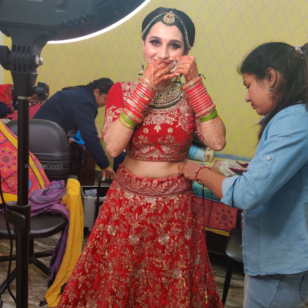 Photo By Makeup by Varnika - Bridal Makeup Artists