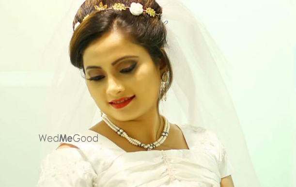 Photo By Diva Salon & Academy - Bridal Makeup